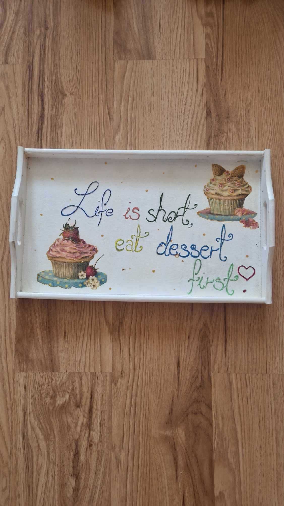 Taca zdobiona metodą decoupage