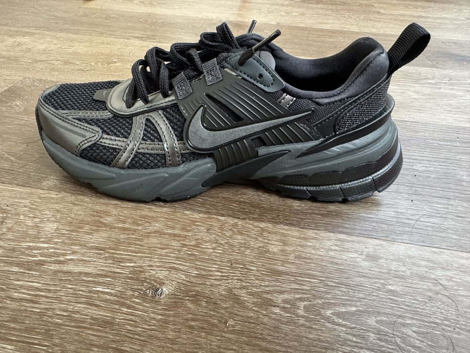 Кросівки Nike V2 Run
