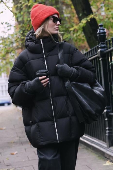 Чорний пуховик zara куртка