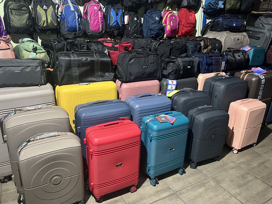 Чемодан  Большой Полипропилен