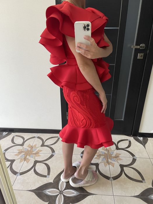 Неймовірна жіноча нарядна сукня