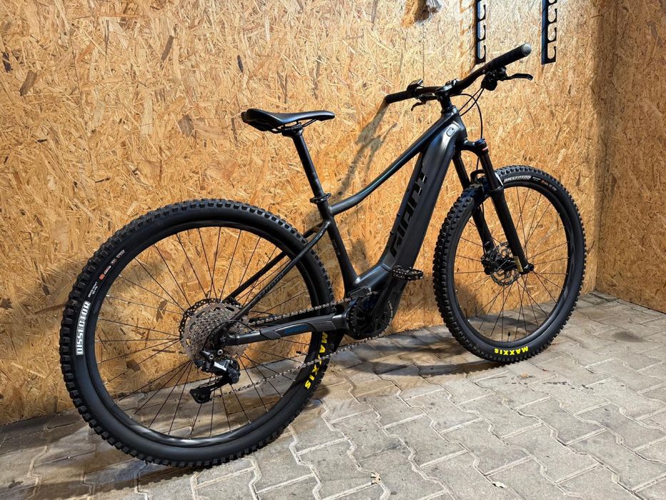 Sprzedam rower elekryczny GIANT FATHOM E+2