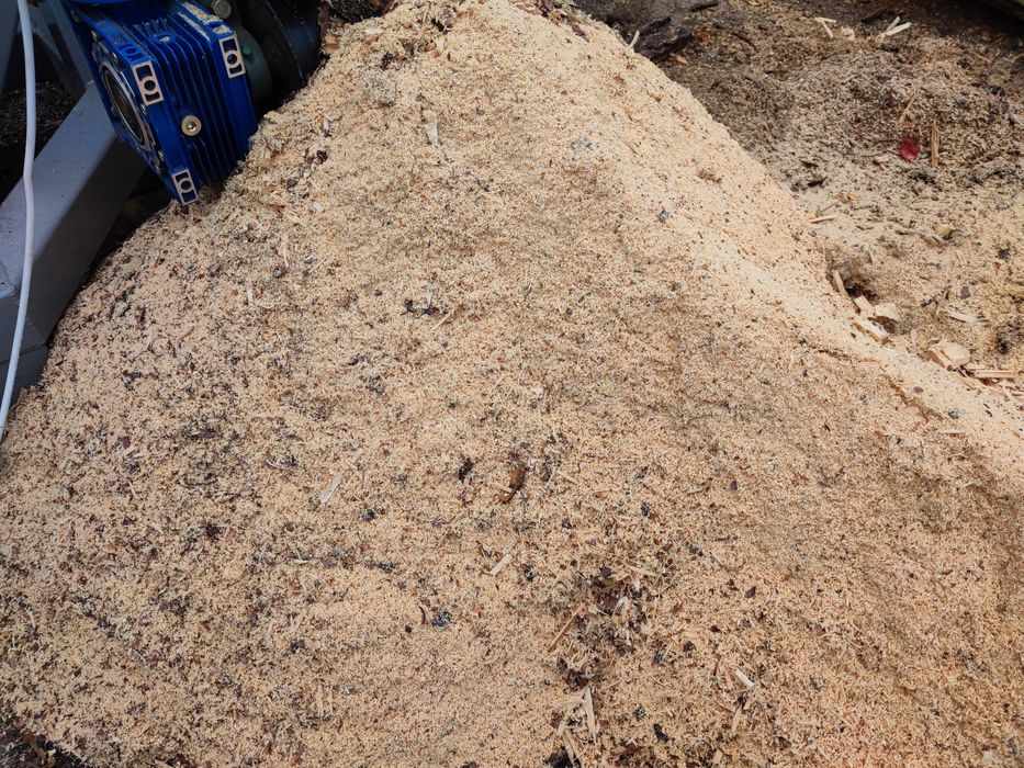 Подрібнювач, дробарка, дробілка деревини в тирсу, опилку фрезерна.