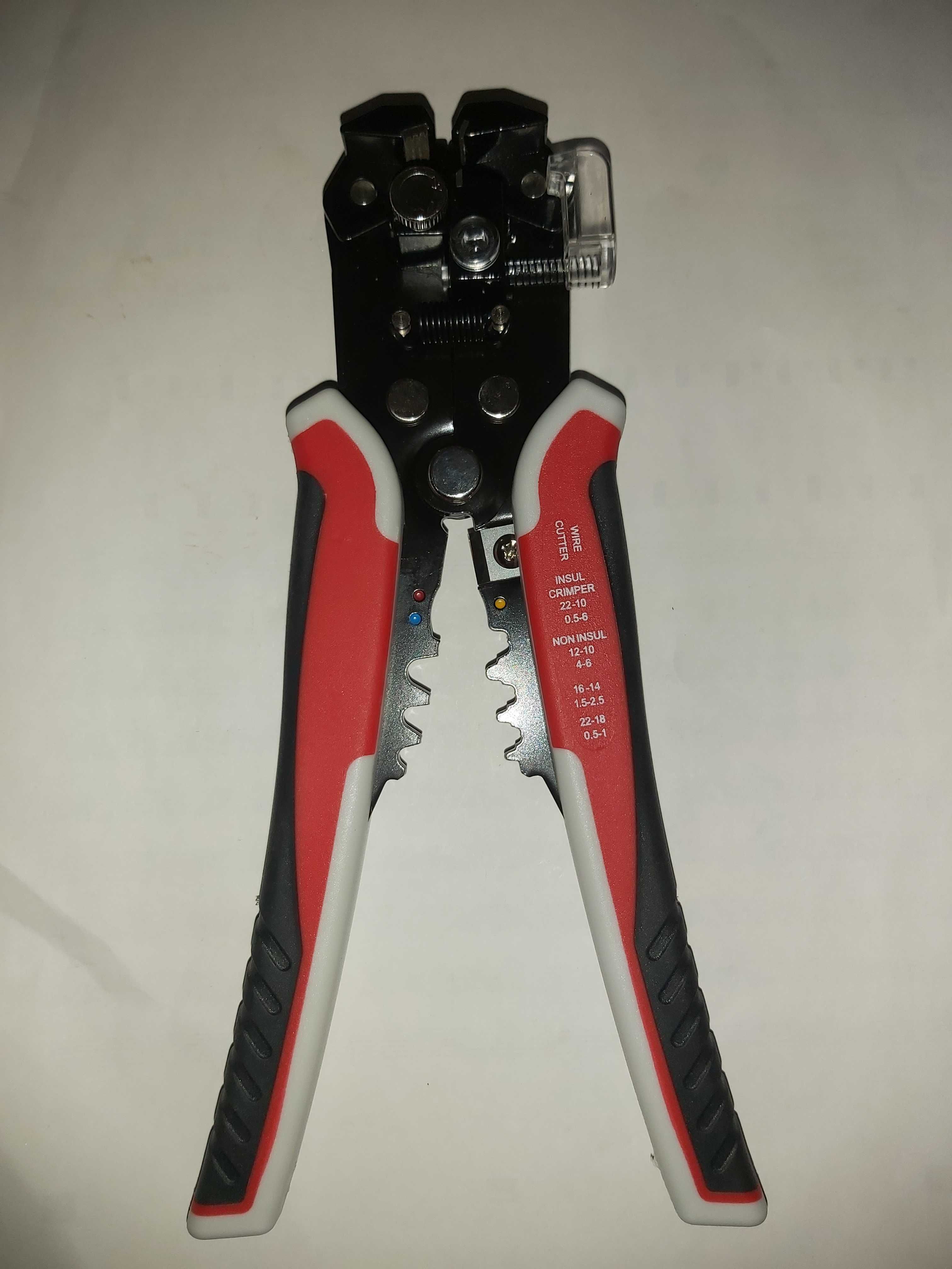 Alicate cravar ponteiras até 6 mm. Descarnador automático.