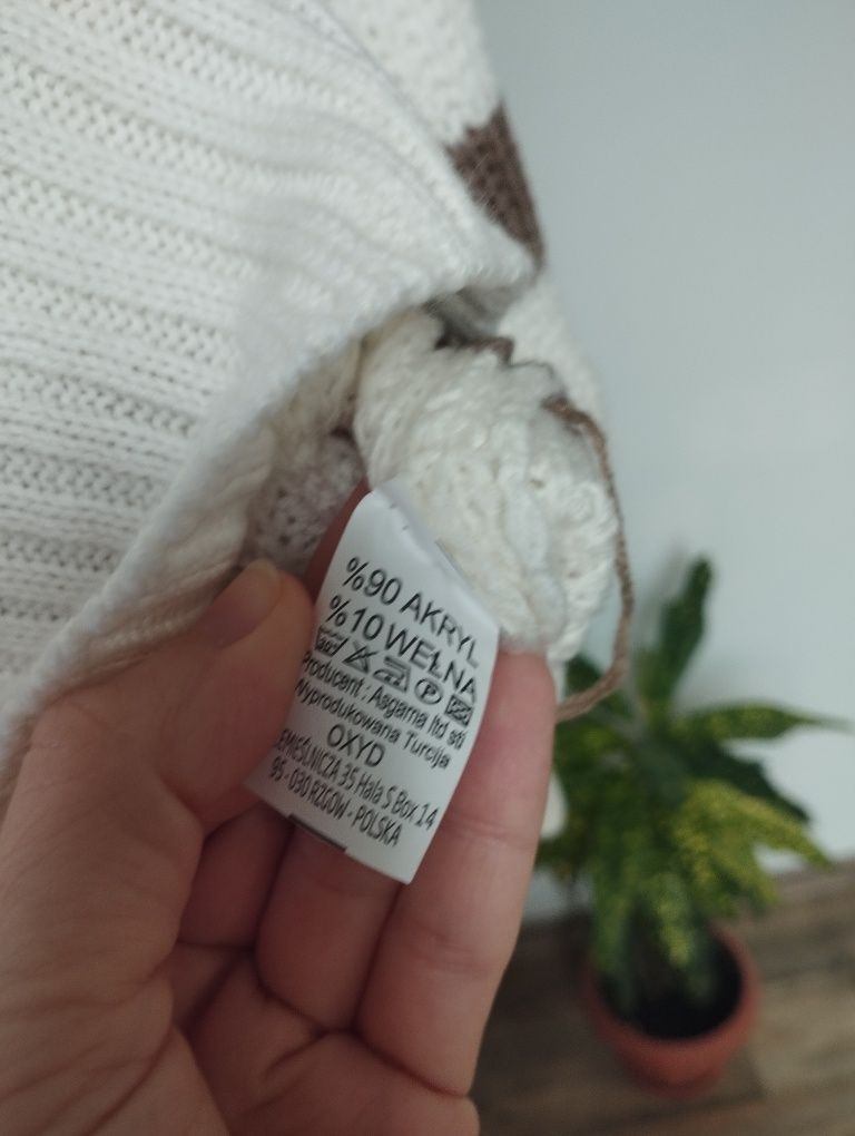 Sweter w paski Pakuten