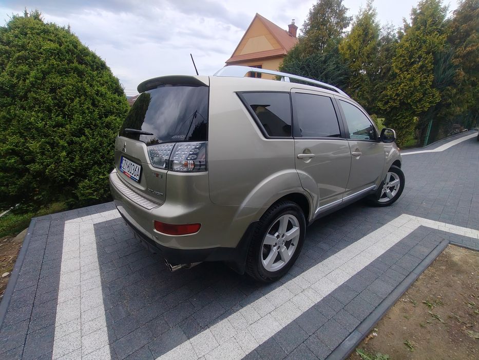 Mitsubishi Outlander II 2.0 TDI 170KM • 7-osobowy • 4x4