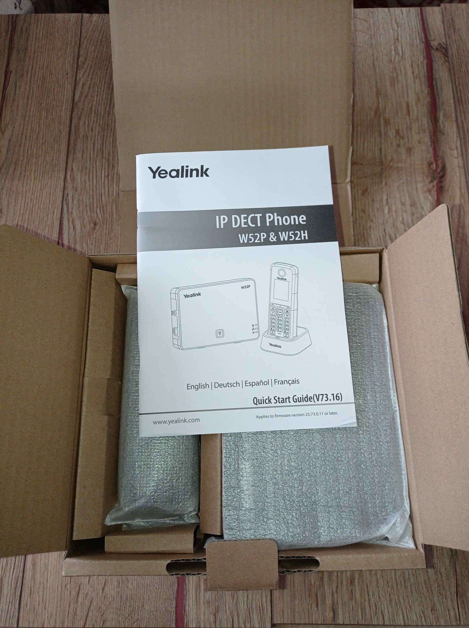 IP DECT телефон W52P комплект база та трубка Yealink YL-W52P