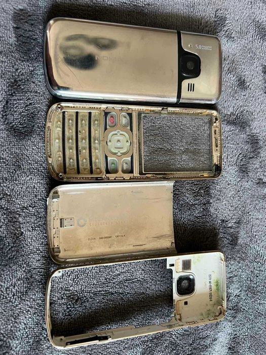 Мобильный телефон Nokia 6700 Classic Gold 18k