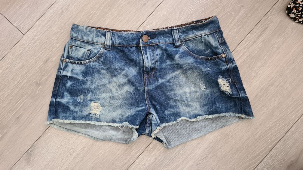 Świetne krótkie spodenki szorty jeansowe na lato wakacje hit modne
