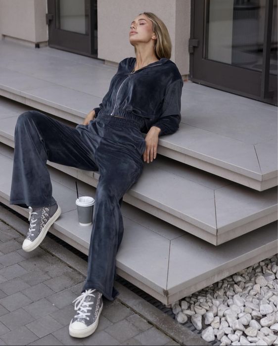 Велюровый костюм