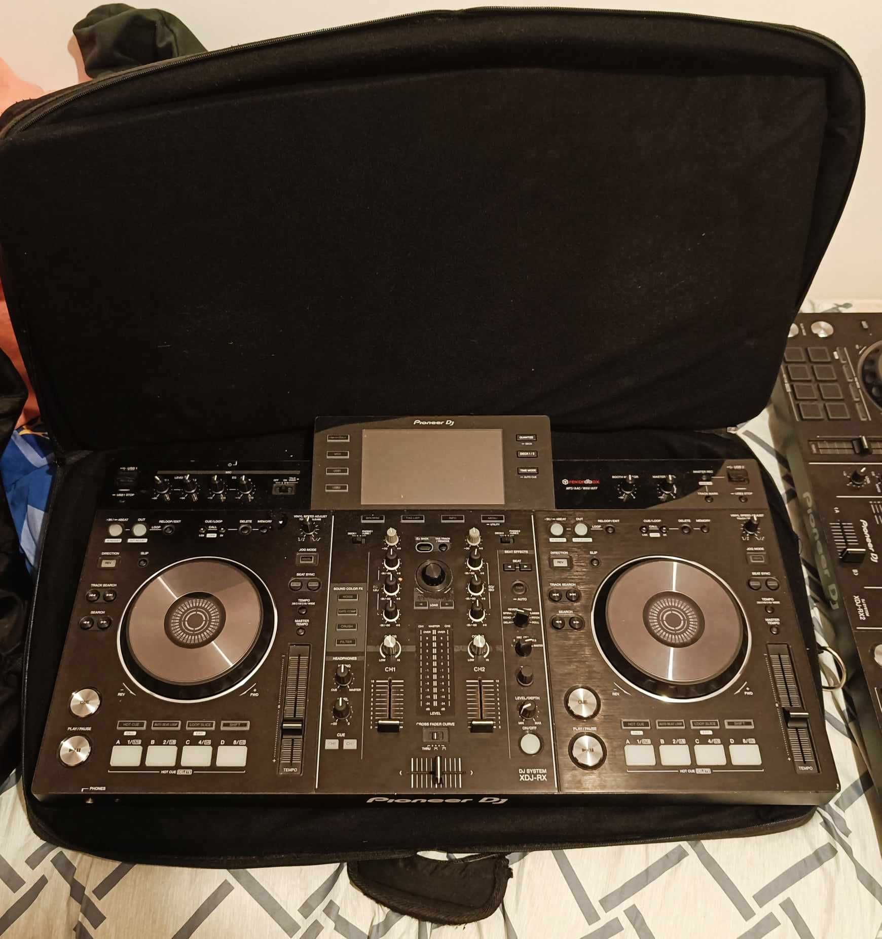 Konsola DJ Pioneer RX-1 + case