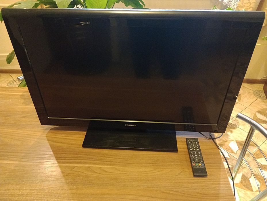Toshiba Telewizor LCD 32 cake/Bdb/ z pilotem