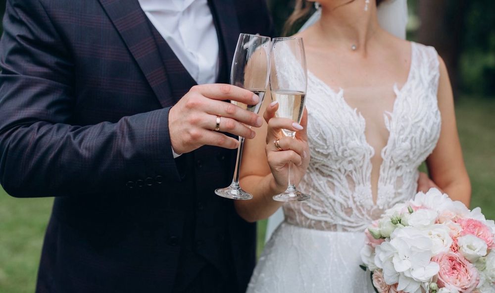 Весільна сукня з