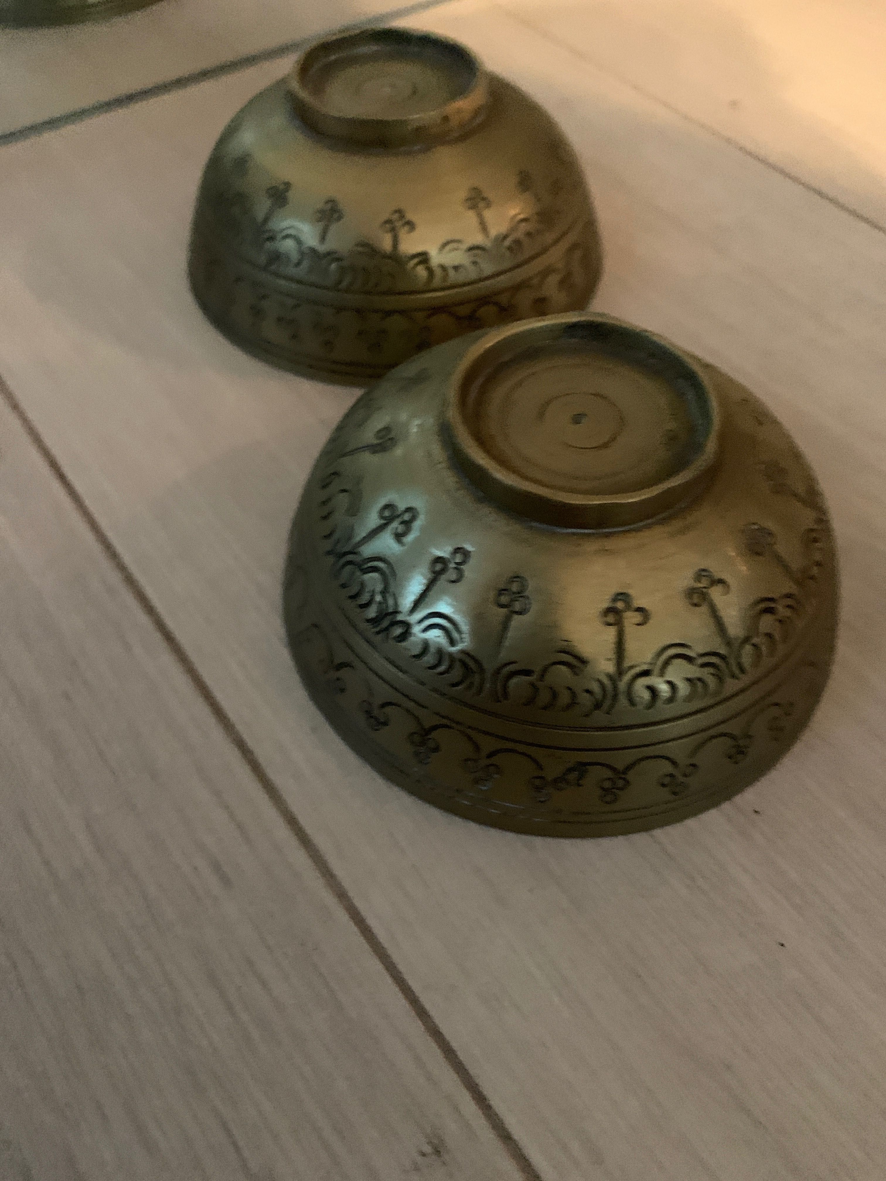 2 taças em bronze 10€