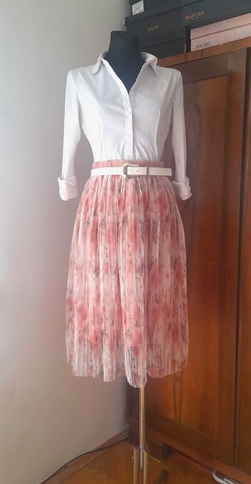 Tiulowa, romantyczna spódnica w kwiaty, nowa z metką, Reserved.