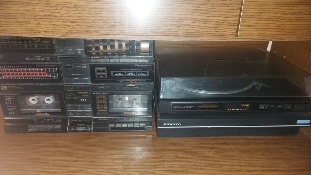 Музичний японский центр Sanyo 6100 без торгу