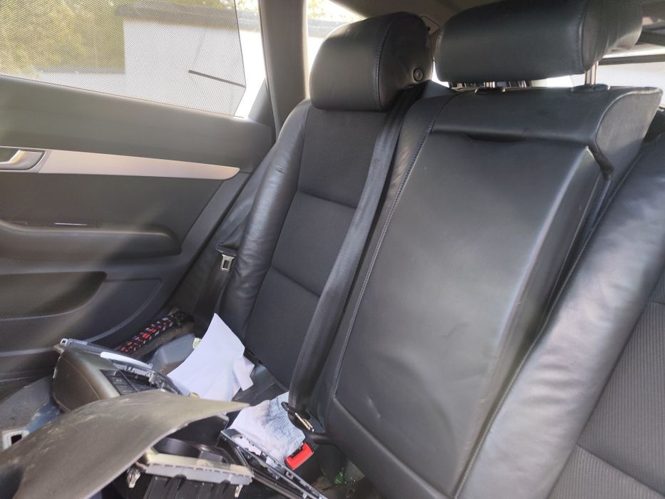 Audi A6 C6 kombi fotele S-Line półskory kubełkowe podłokietnik