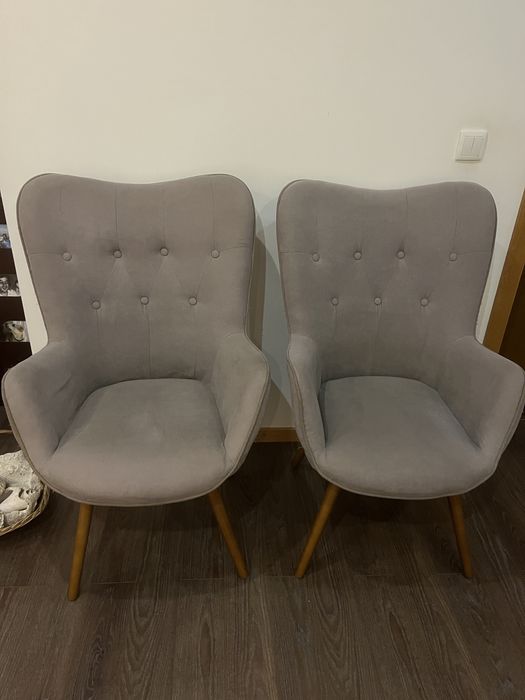 Vendo 2 poltoronas, cinzas.