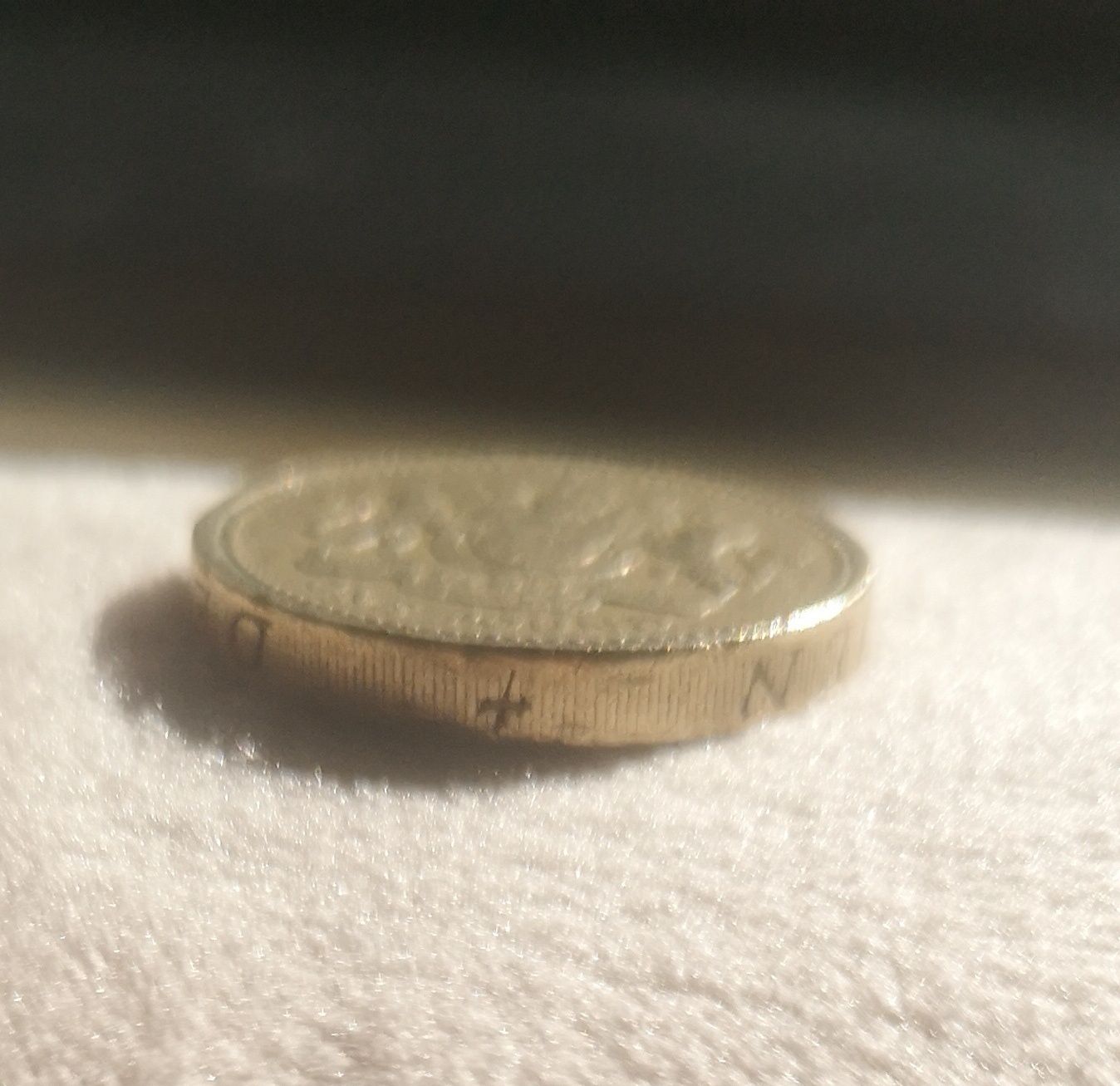Rzadka moneta one  pound z 1983 r