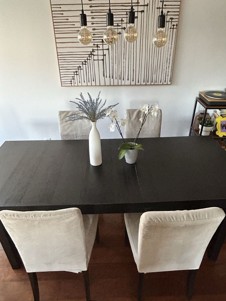 Conjunto Mesa Jantar em Preto - Modelo Bjursta + Cadeiras ( Ikea )