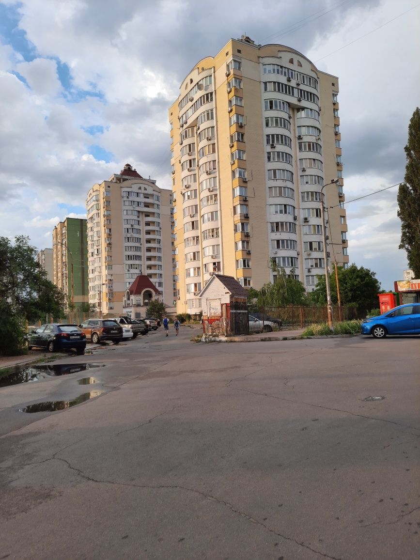 Оренда Вільна однокімнатна ,Г.Сталінграда 43В,метро 10хв
