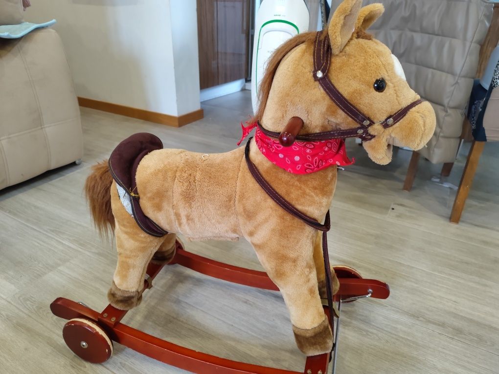 Cavalinho de madeira