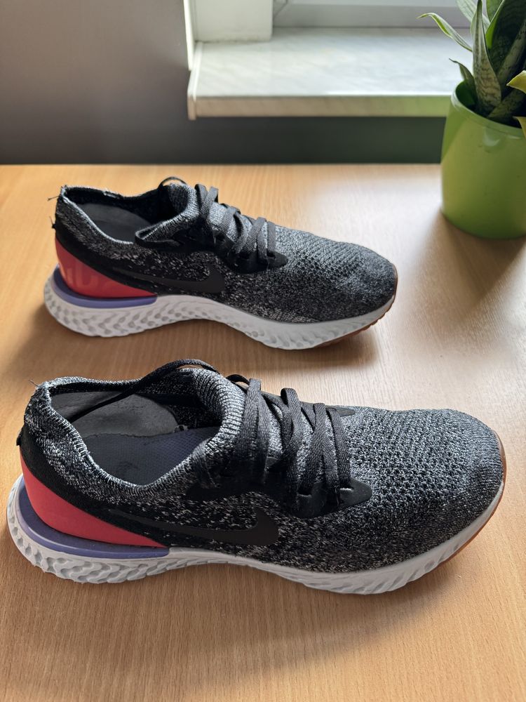 Buty biegowe Nike Epic React Flyknit do biegania startowe treningowe