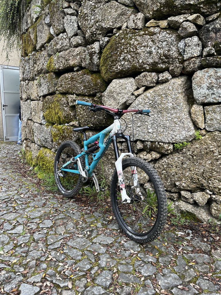 (URGENTE) commencal furious 2009 (NEGOCIAVEL)