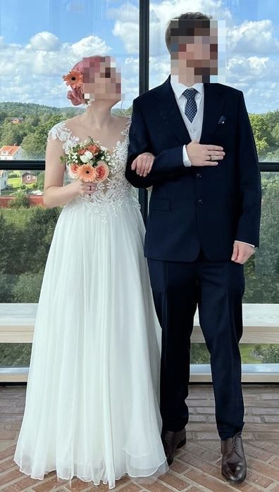 Suknia slubna Bellis biała ciepła koronka z welonem