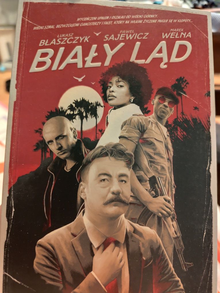 Biały ląd Ł. Błaszczyk,P. Sajewicz, M. Wełna