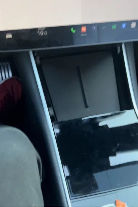 Бездротова зарядка безпроводная Tesla model 3