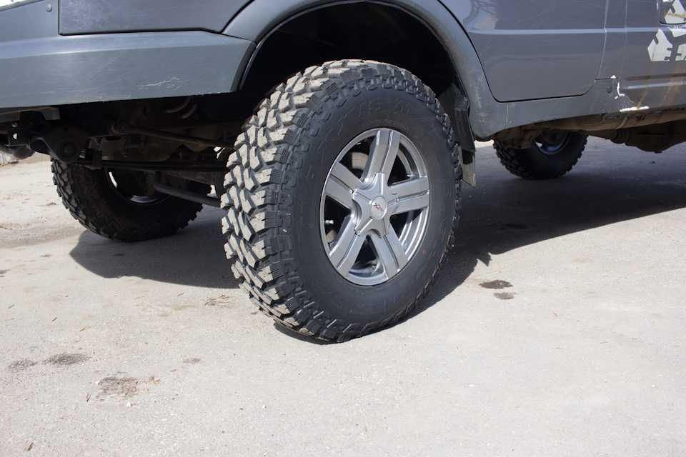 265/70 R17 Грязьові, всесезонні MT шини Maxxis Bighorn  265/70/17