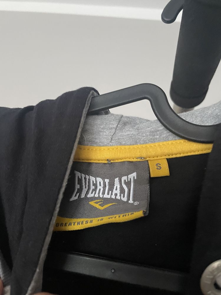 Koszulka Everlast z kapturem S nowa