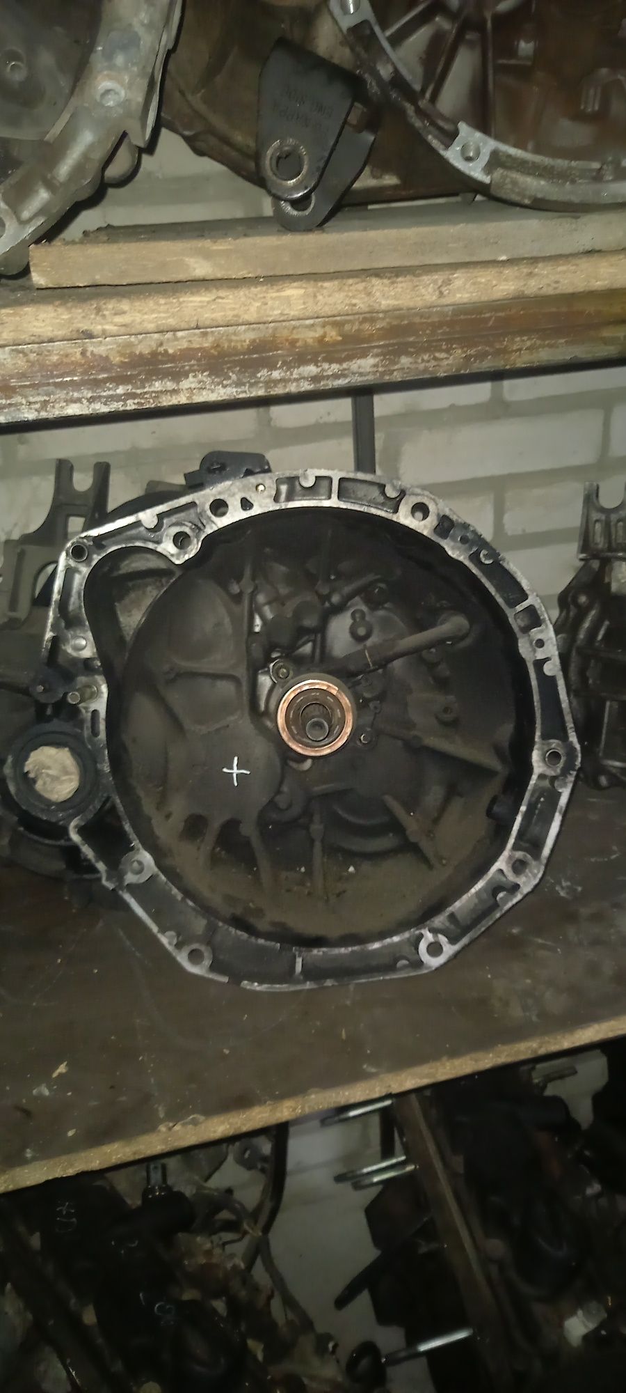 Коробка передач мкпп 1.9 Renault Megan2 Scenic2 laguna 8200156391