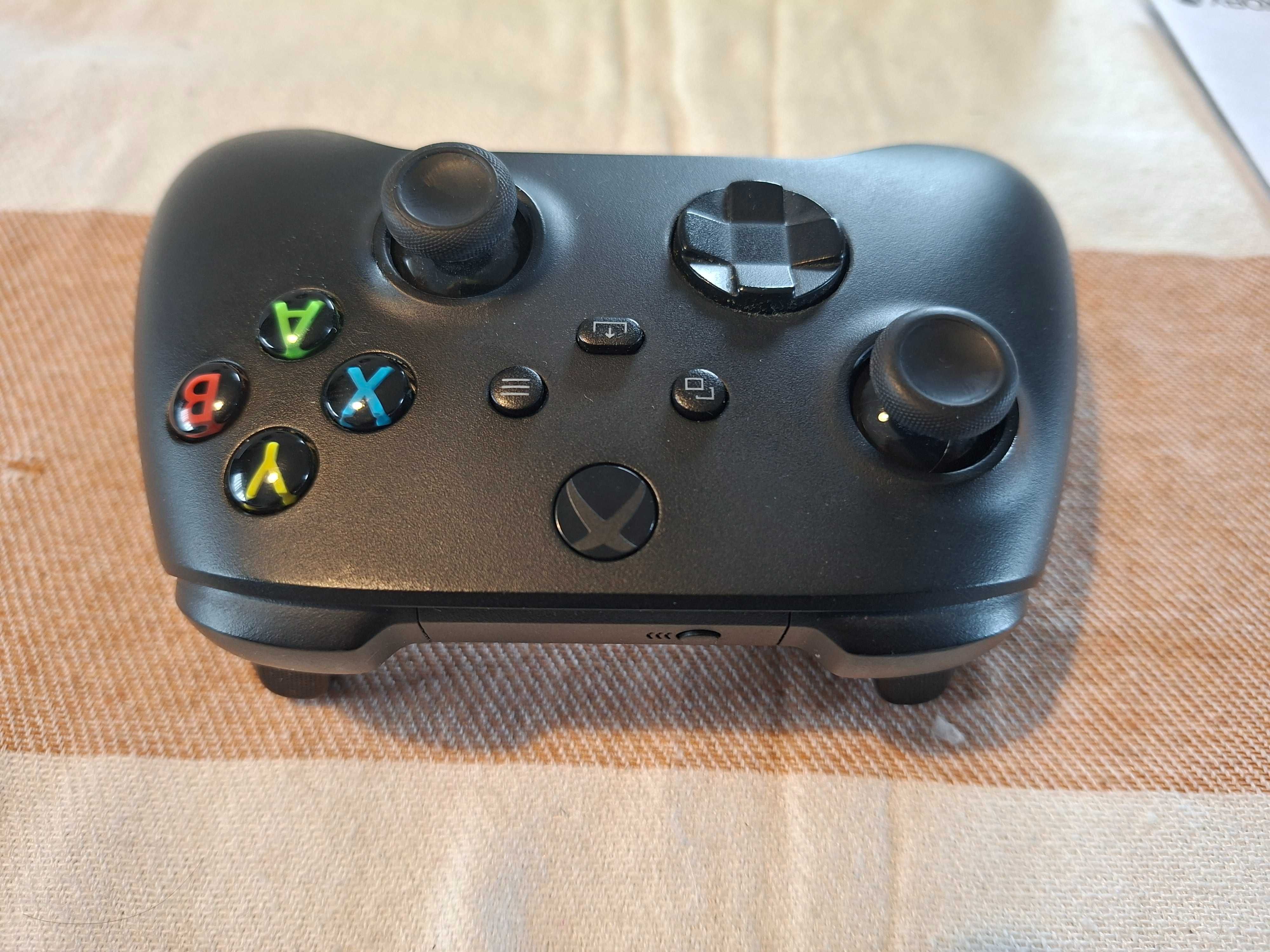 Kontroler bezprzewodowy MICROSOFT Xbox Carbon Black + Kabel USB-C