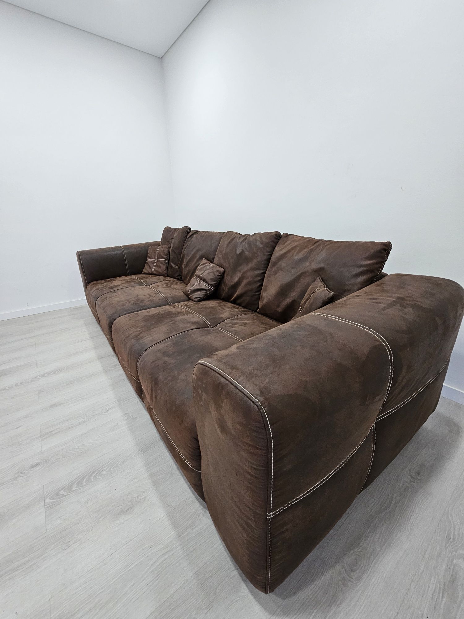 Sofá 4 lugares xl (pele)