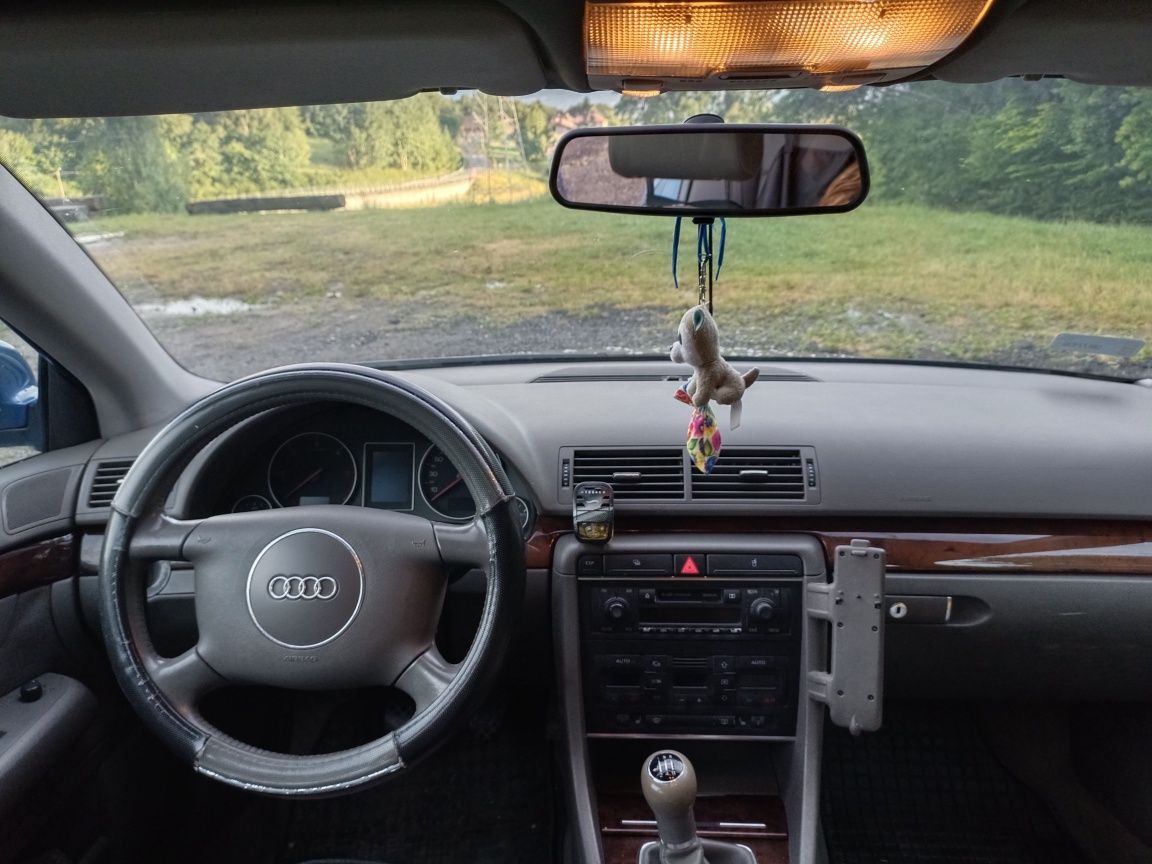 Audi A4 b6 1,9 TDI 130 KM 2001