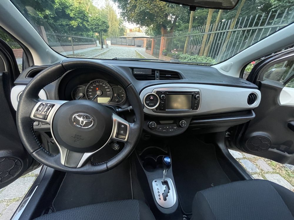 Toyota yaris III HYBRID przedlift