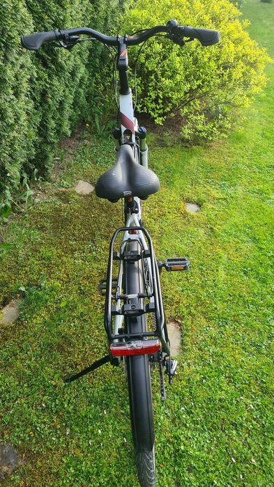 Rower Cube Touring, jak nowy 28"