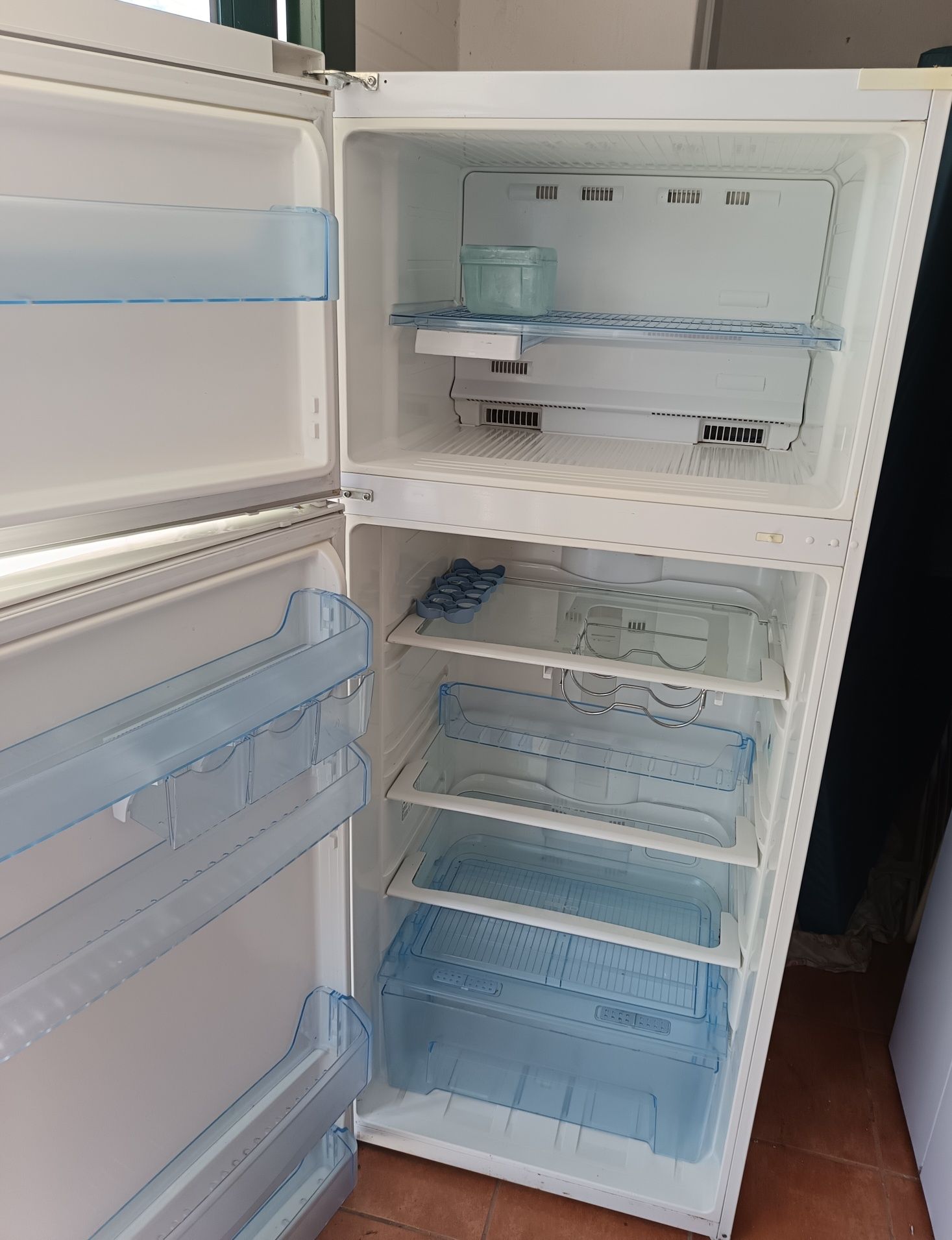Frigorífico combinado No frost