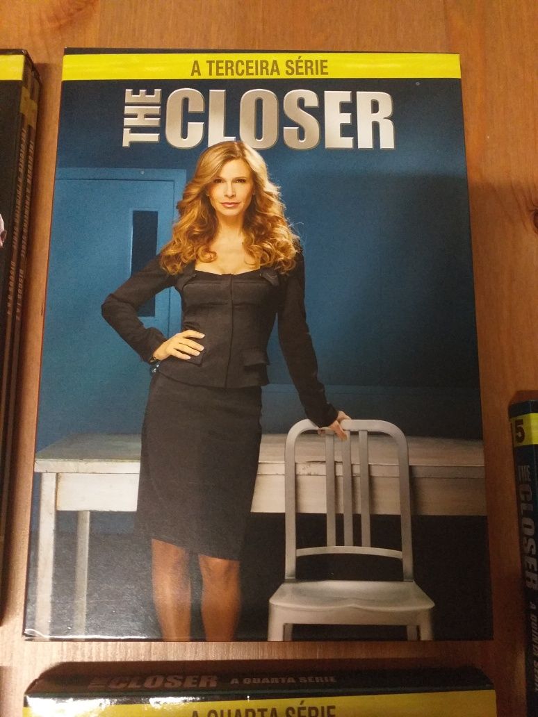 Série policial The Closer 1,2,3,4 temporadas,preço unidade,envio ctt