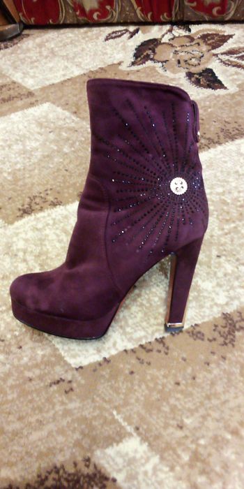 Жіночі весняні ботінки