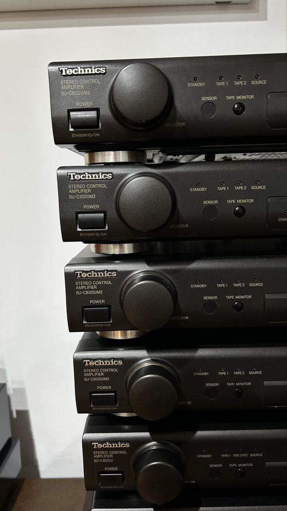 Amplificador Technics SE-A900SM2 e
Pré Technics SU-C800M2.