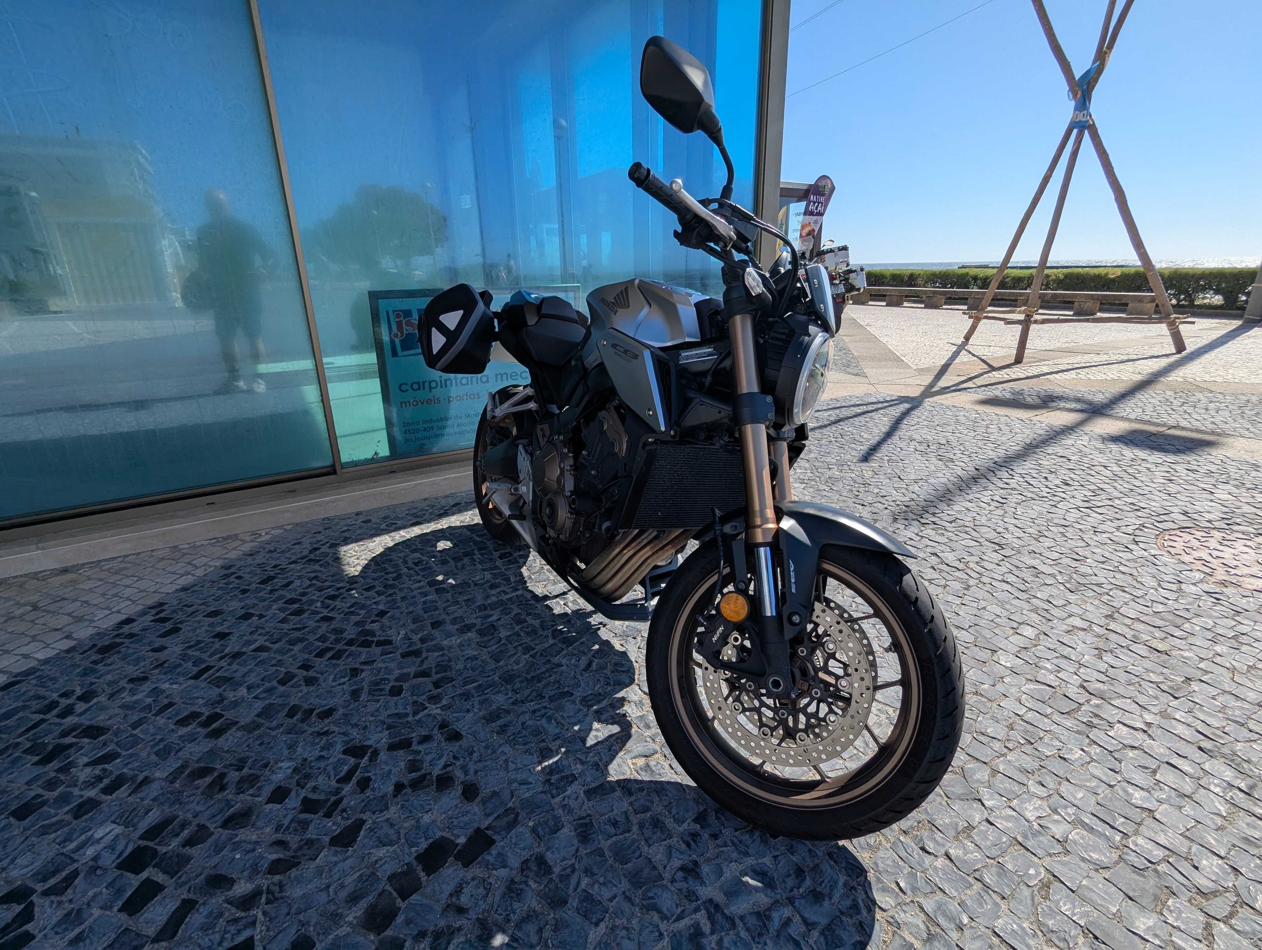 Mota Honda CB650r como nova com extras