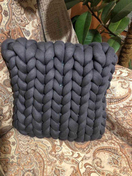 Продам подушку декоративну з пряжи маршмеллоу