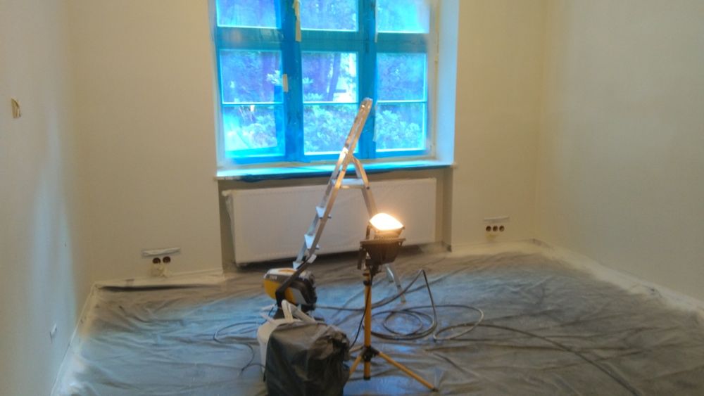 Nakładanie gładzi, szpachlowanie, malowanie, cekolowanie.