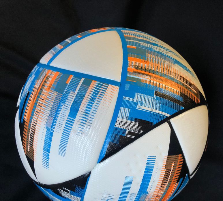 Безшовний футбольний м’яч UEFA NATIONS LEAGUE вищого гатунку