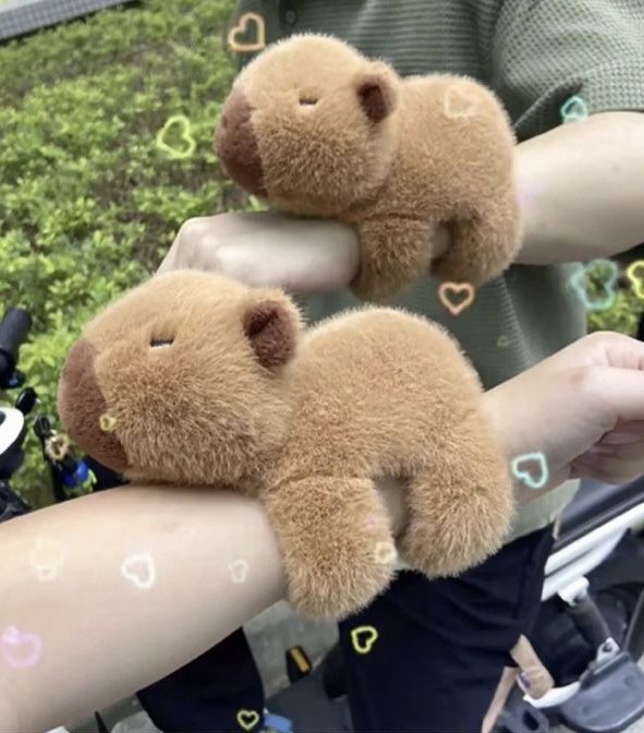 Чаріний мʼякий браслет капібара