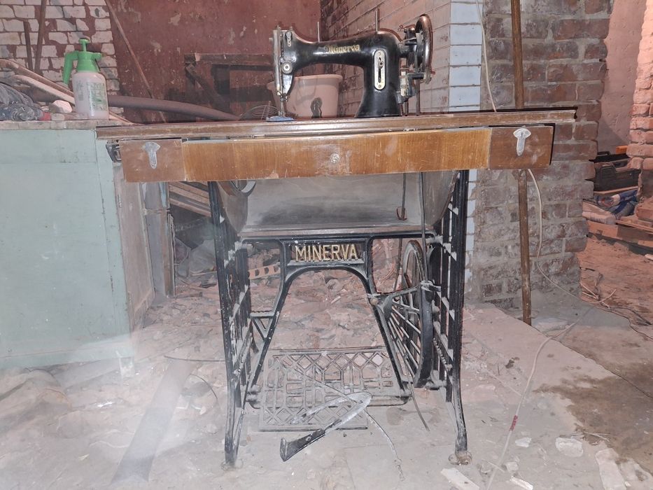 Швейная машина Минерва