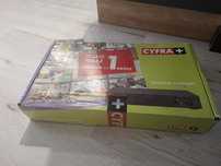 Dekoder cyfrowy canal plus z pilotem.